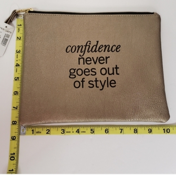 Clutch / makeup bag. - Picture 6 of 6